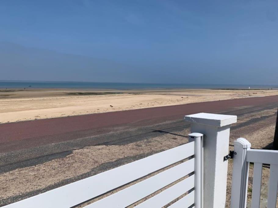 Villa De La Plage, Front De Mer, Juno Beach Bernieres-sur-Mer Exterior photo