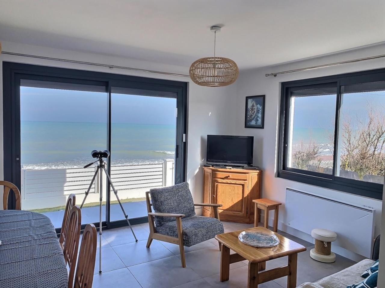Villa De La Plage, Front De Mer, Juno Beach Bernieres-sur-Mer Exterior photo
